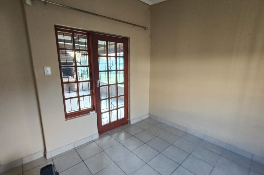 To Let 2 Bedroom Property for Rent in Beacon Bay Eastern Cape